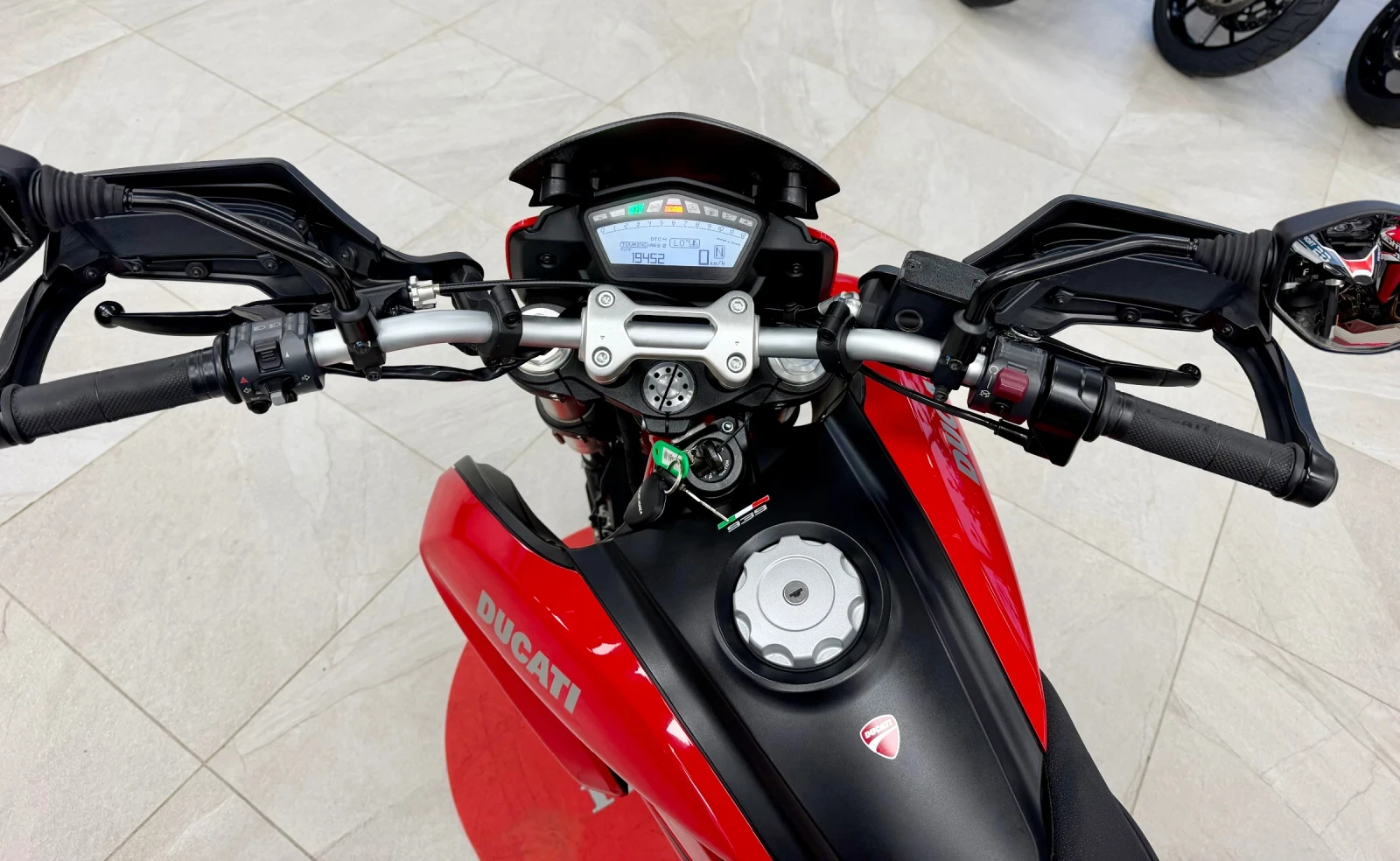 Ducati Hypermotard  939 Termignoni Titan - 256 ����/����� | Mobile.bg � ����������� 12