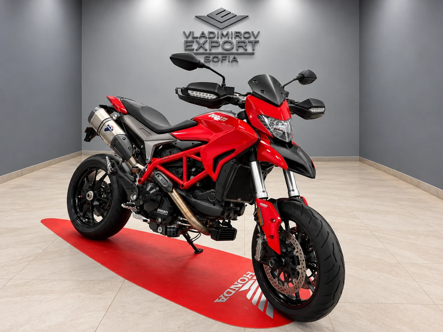 Ducati Hypermotard  939 Termignoni Titan - 256 евро/месец