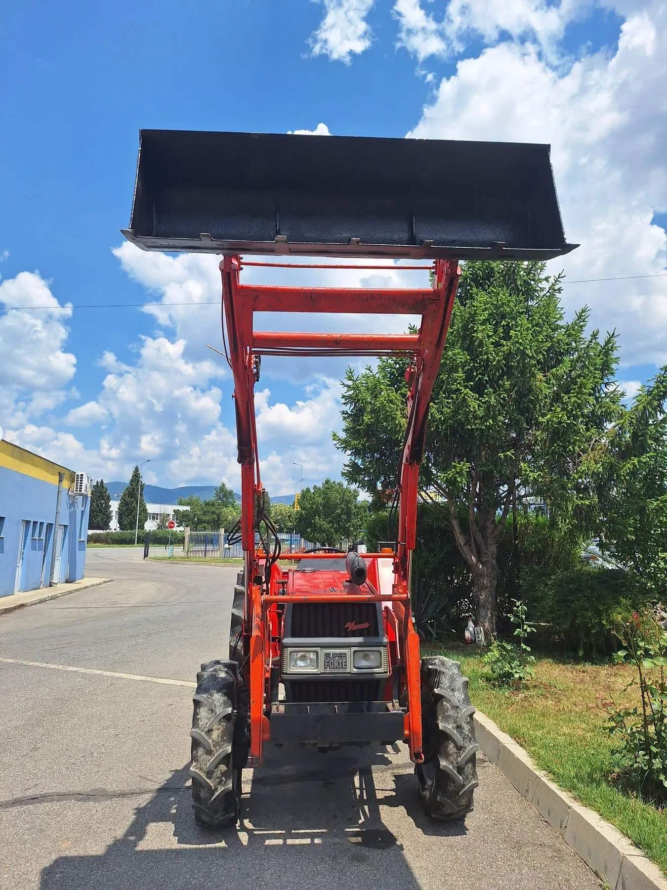 Трактор Yanmar
