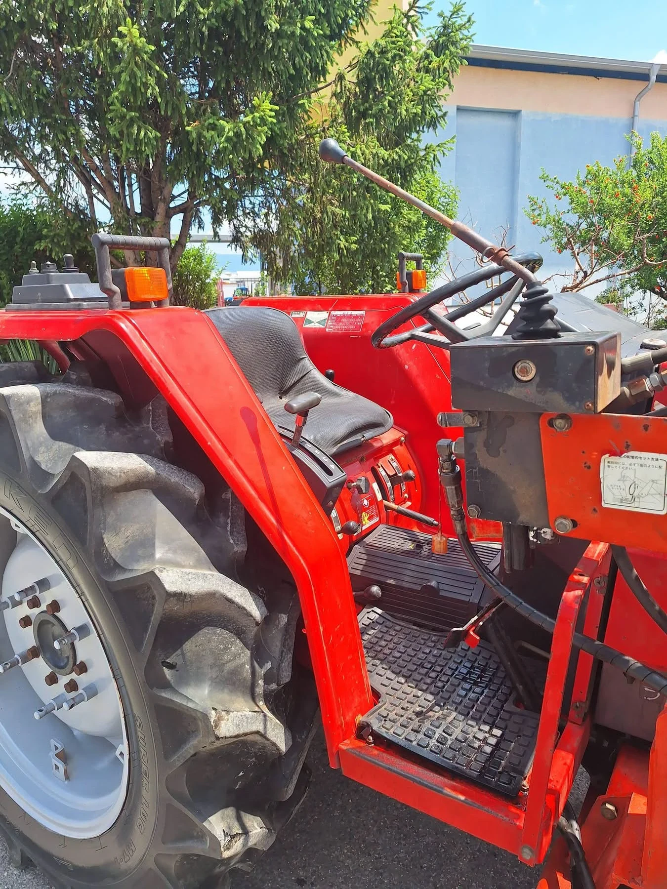 Трактор Yanmar, снимка 4 - Селскостопанска техника - 55070999