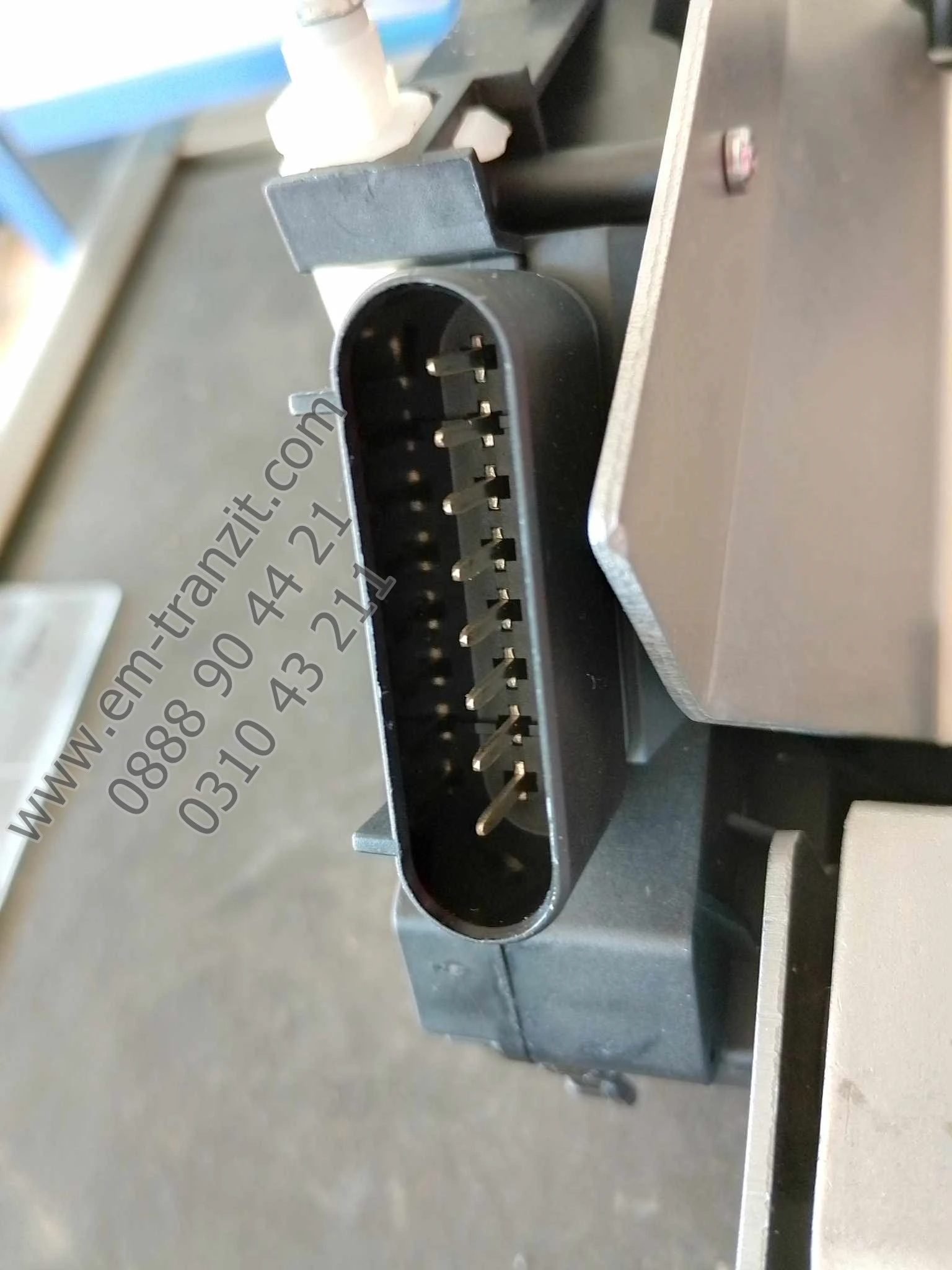   L    | Mobile.bg   4