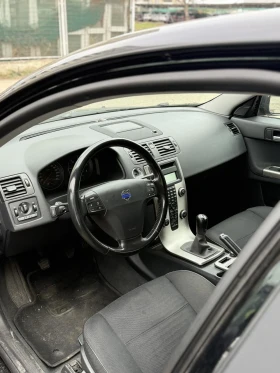 Volvo V50 1.6D 84kW   2011г   Реални км   Много нови части   - 4900 € / 9583.57 лв. - 98870964 4