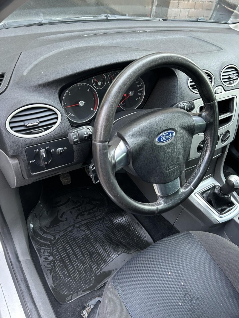 Ford Focus 1.6, снимка 9 - Автомобили и джипове - 46277141