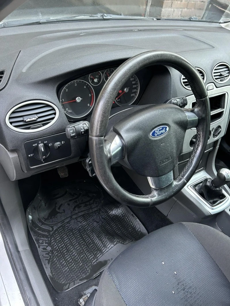 Ford Focus 1.6, снимка 9 - Автомобили и джипове - 47522876