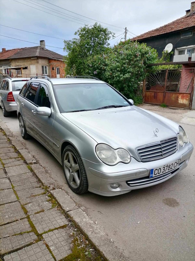 Mercedes-Benz C 200, снимка 3 - Автомобили и джипове - 45671984