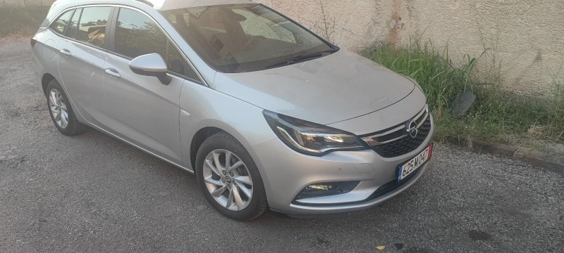 Opel Astra 1.6 CDTI, снимка 2 - Автомобили и джипове - 46517437