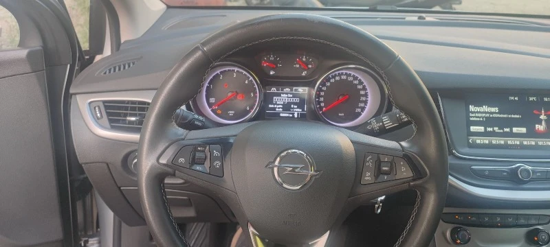 Opel Astra 1.6 CDTI, снимка 5 - Автомобили и джипове - 46517437