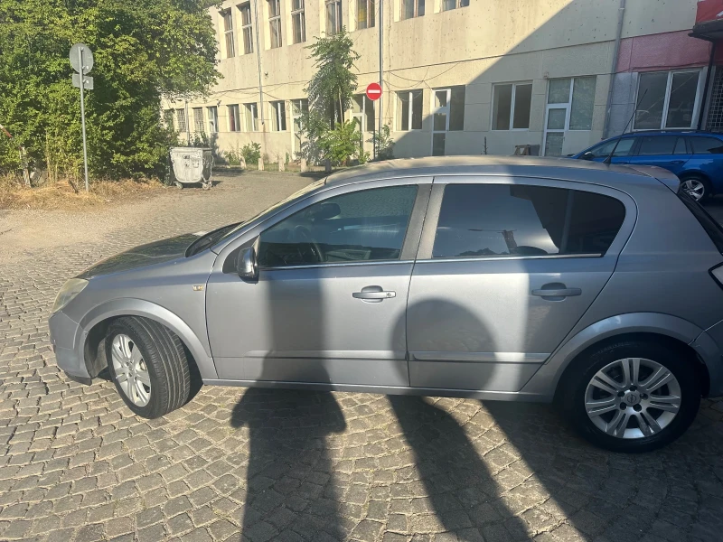 Opel Astra, снимка 2 - Автомобили и джипове - 46850695