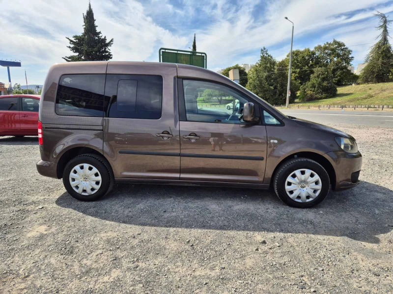 VW Caddy 1.6TDI 102к.с., снимка 6 - Автомобили и джипове - 47342734