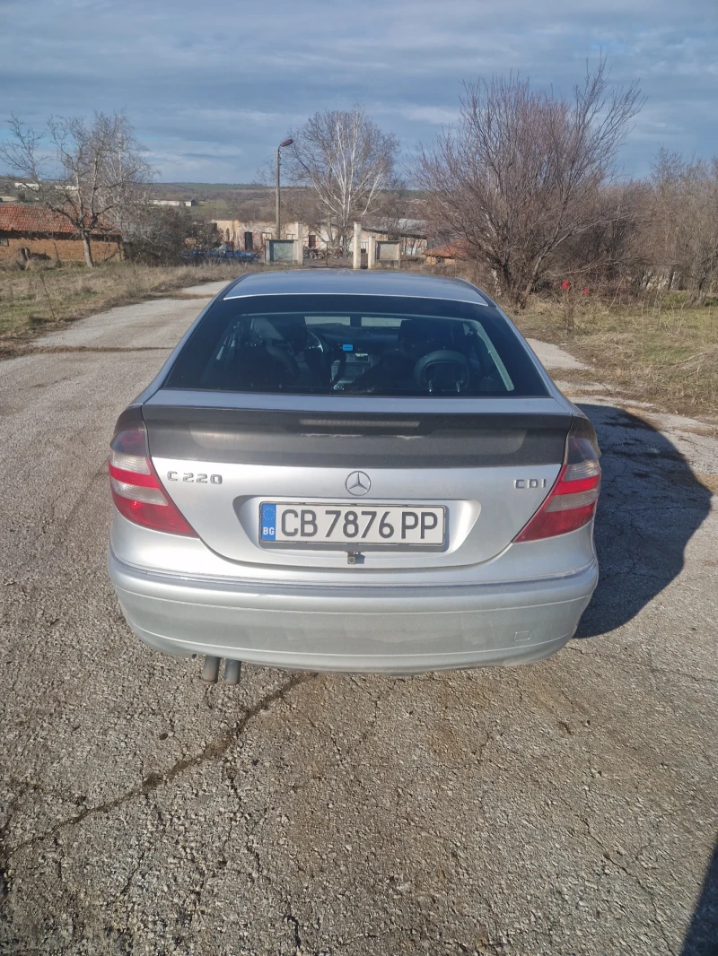 Mercedes-Benz C 220, снимка 2 - Автомобили и джипове - 48627239