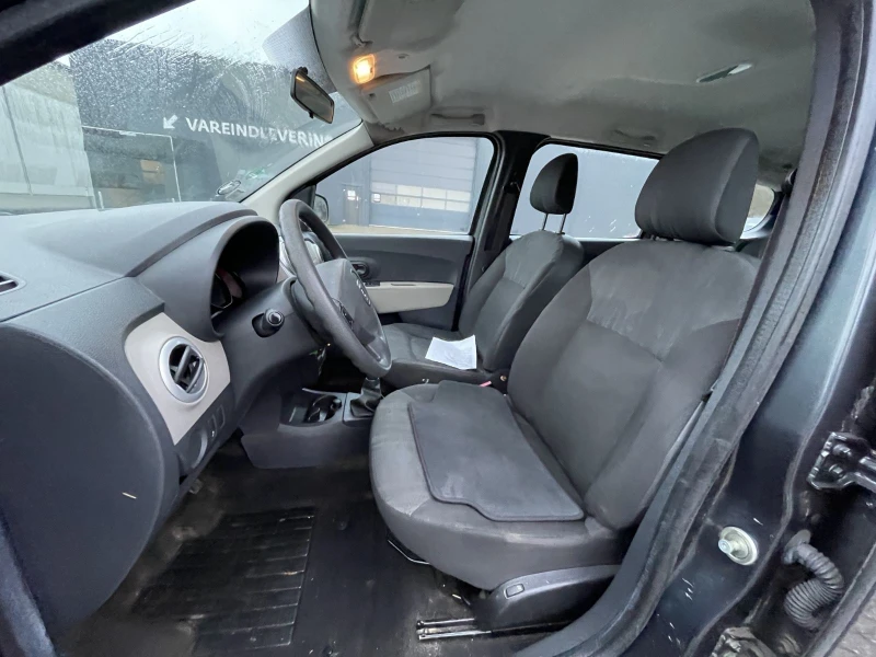 Dacia Lodgy 1.6, снимка 10 - Автомобили и джипове - 49050270