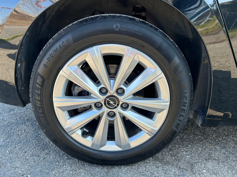 Opel Astra 1.2Ti Edition, снимка 16 - Автомобили и джипове - 49847281