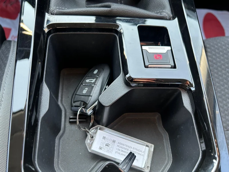 Opel Astra 1.2Ti Edition, снимка 13 - Автомобили и джипове - 49847281