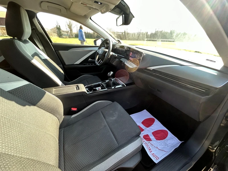 Opel Astra 1.2Ti Edition, снимка 8 - Автомобили и джипове - 49847281