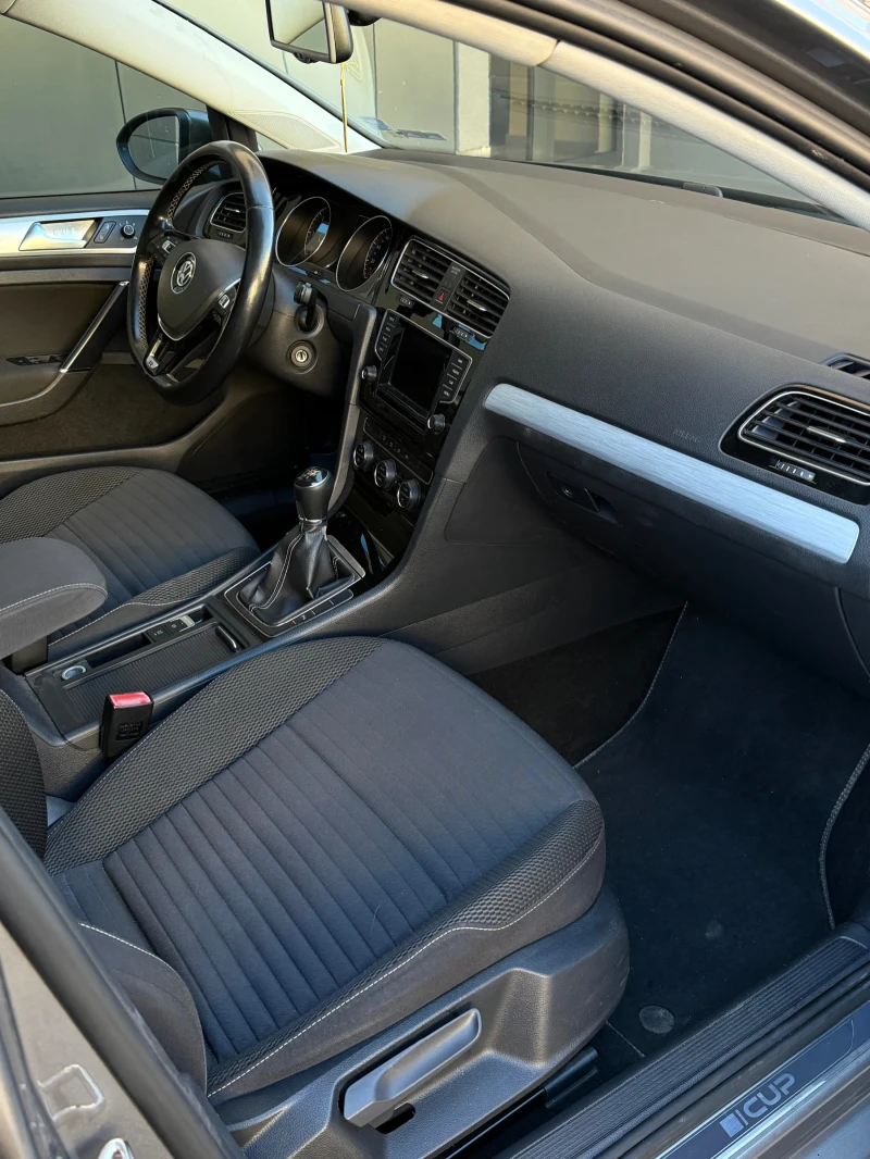 VW Golf, снимка 8 - Автомобили и джипове - 52413618