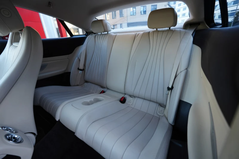 Mercedes-Benz E 400 AMG Line, снимка 13 - Автомобили и джипове - 52828601