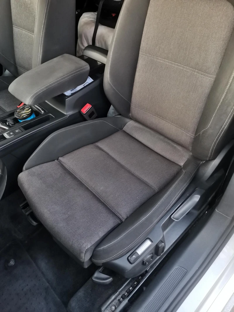 VW Passat 2.0TDI, снимка 14 - Автомобили и джипове - 52835308