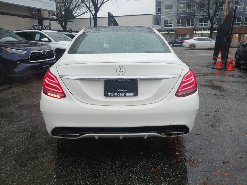 Mercedes-Benz C 400 4MATIC * * AMG * * CARFAX * * АВТО КРЕДИТ * * , снимка 4 - Автомобили и джипове - 53479554