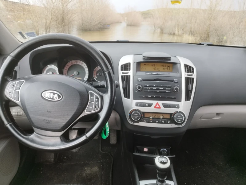 Kia Ceed 1.6 , снимка 6 - Автомобили и джипове - 53484741
