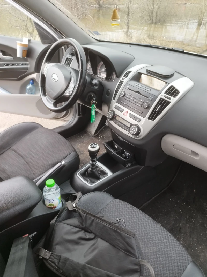 Kia Ceed 1.6 , снимка 8 - Автомобили и джипове - 53484741