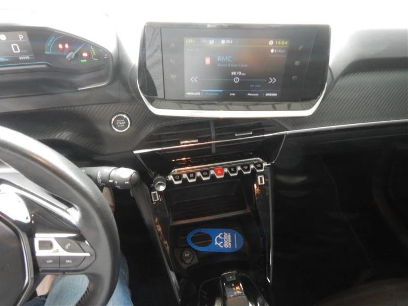 Peugeot 208 Active Pack, снимка 10 - Автомобили и джипове - 53811598