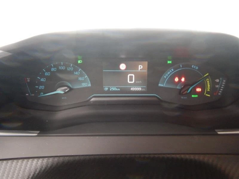 Peugeot 208 Active Pack, снимка 11 - Автомобили и джипове - 53811598