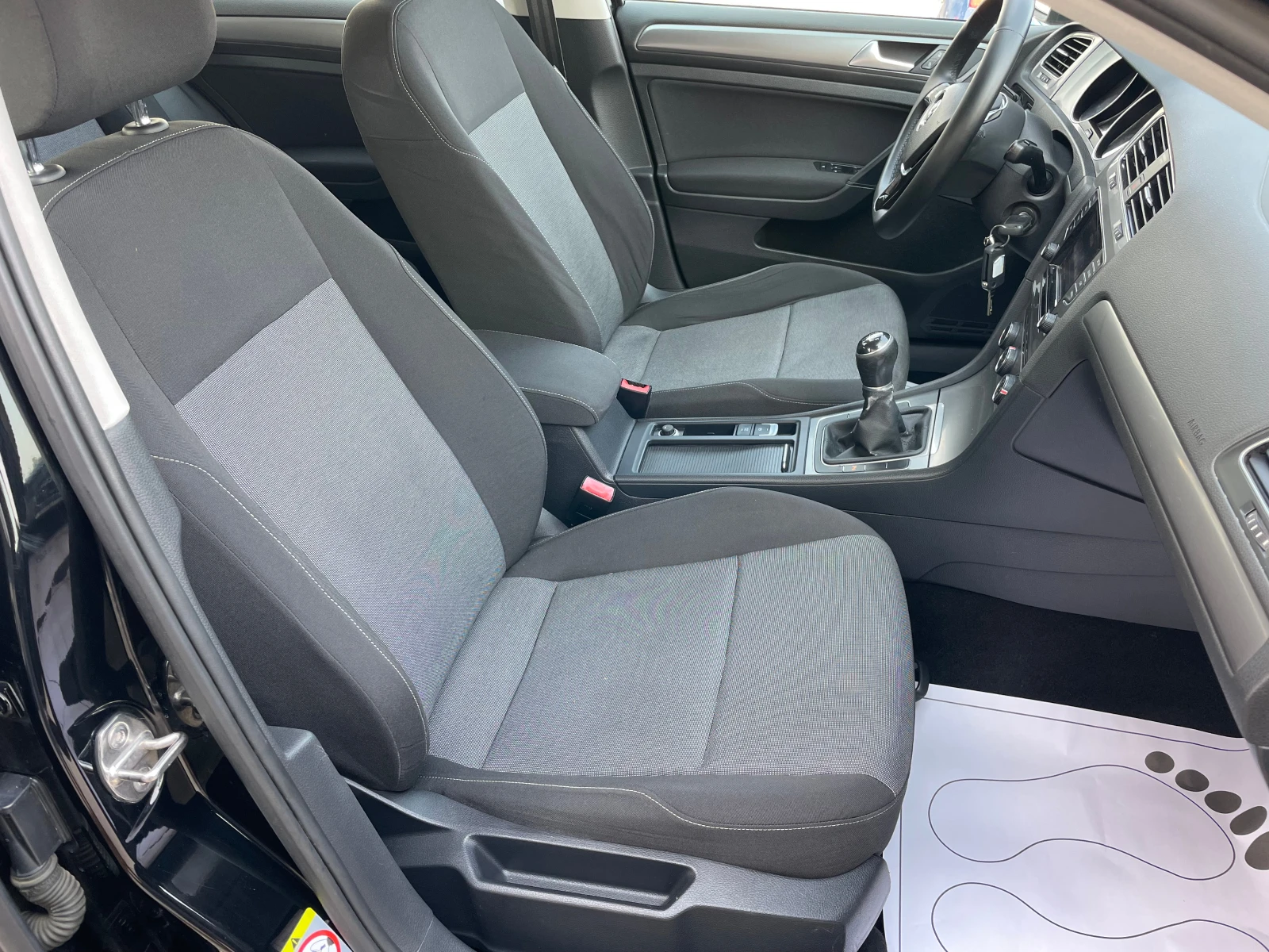 VW Golf 1.6TDI, 90kc.,  | Mobile.bg   12