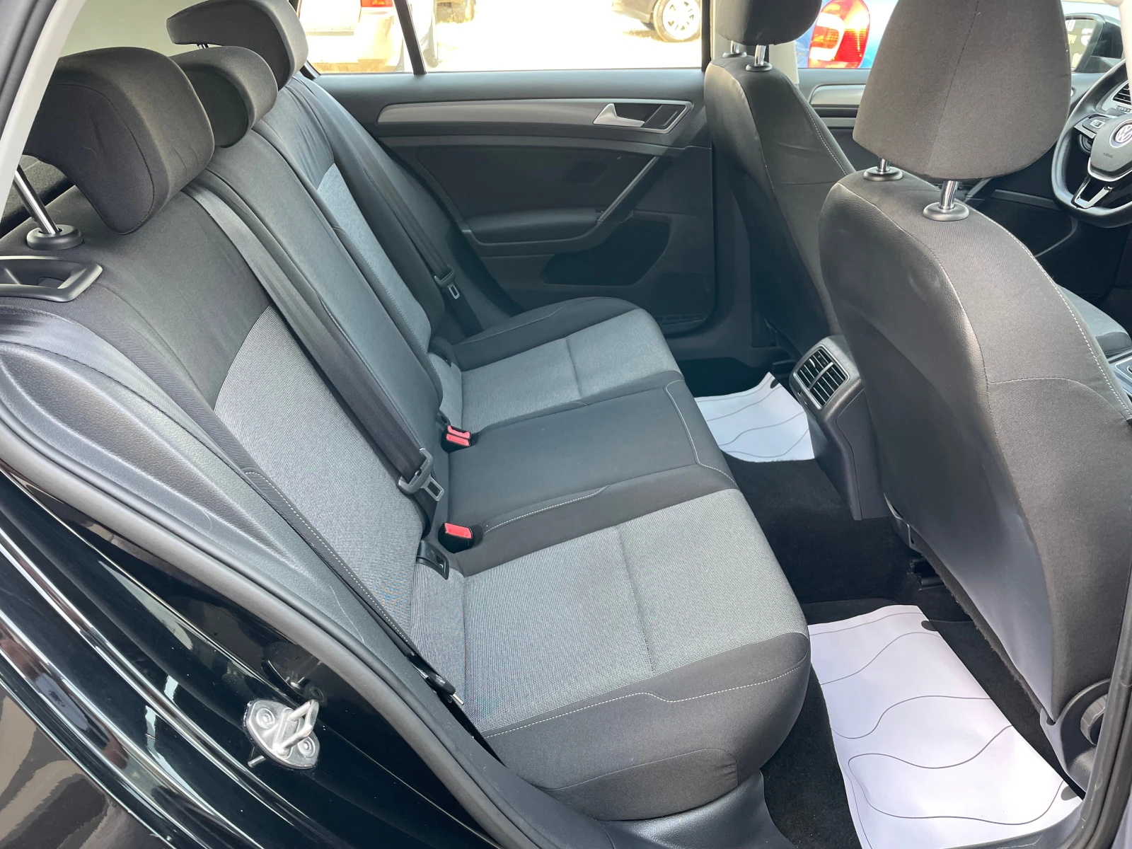 VW Golf 1.6TDI, 90kc.,  | Mobile.bg   14