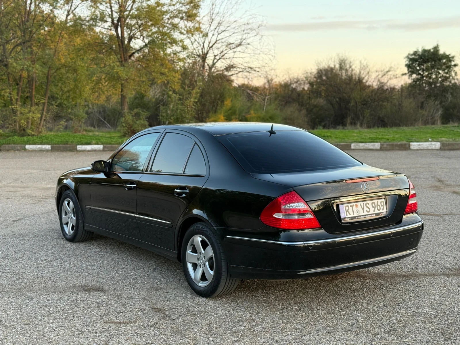 Mercedes-Benz E 270 2.7 | Mobile.bg   13