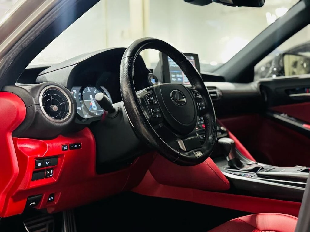 Lexus IS * 300 AWD | F SPORT | RED INT. * CARFAX * БЕЗ ПЪРВ - изображение 9