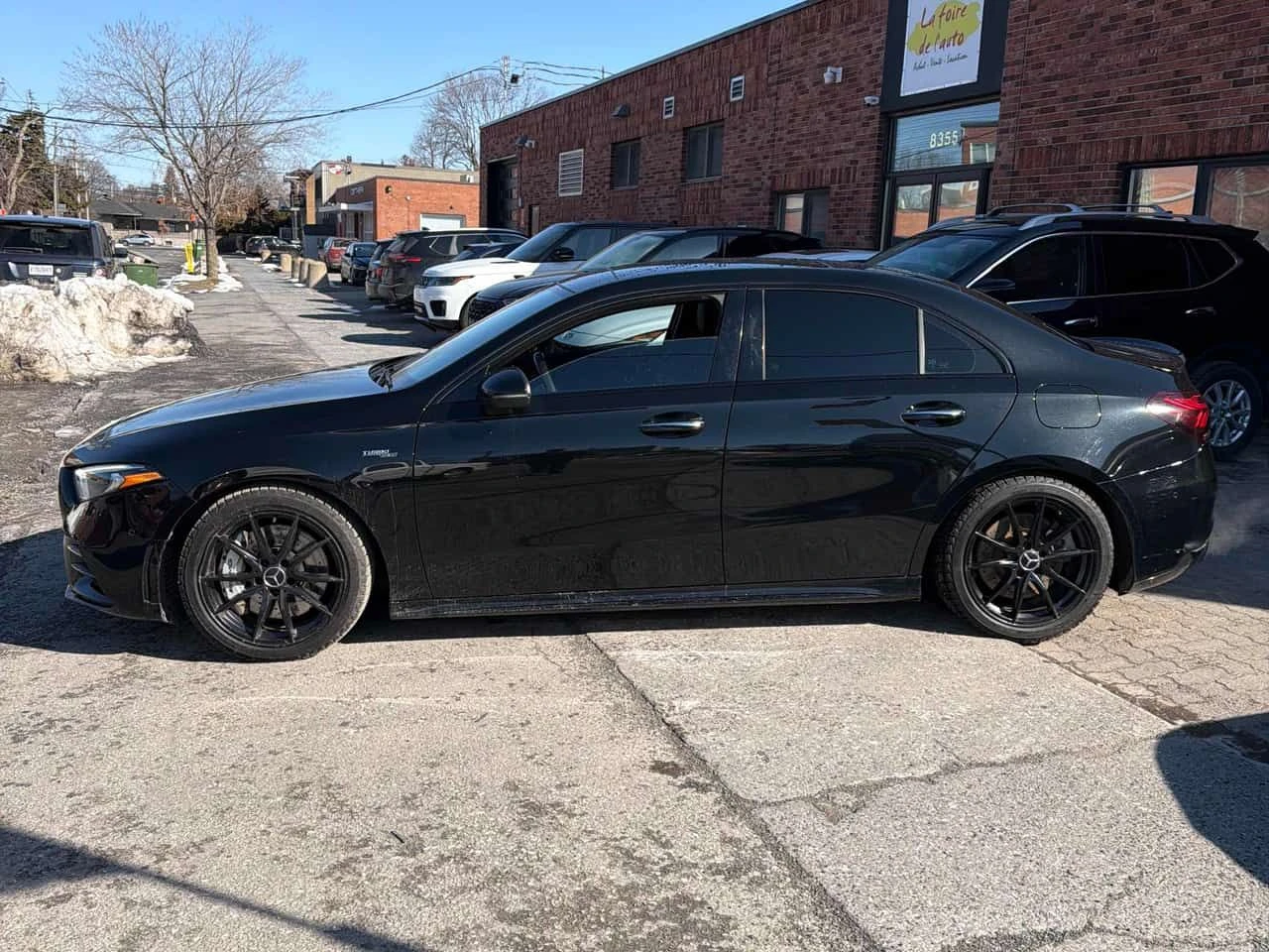 Mercedes-Benz A 35  AMG /carfax/distronic/camera , снимка 2 - Автомобили и джипове - 54127214