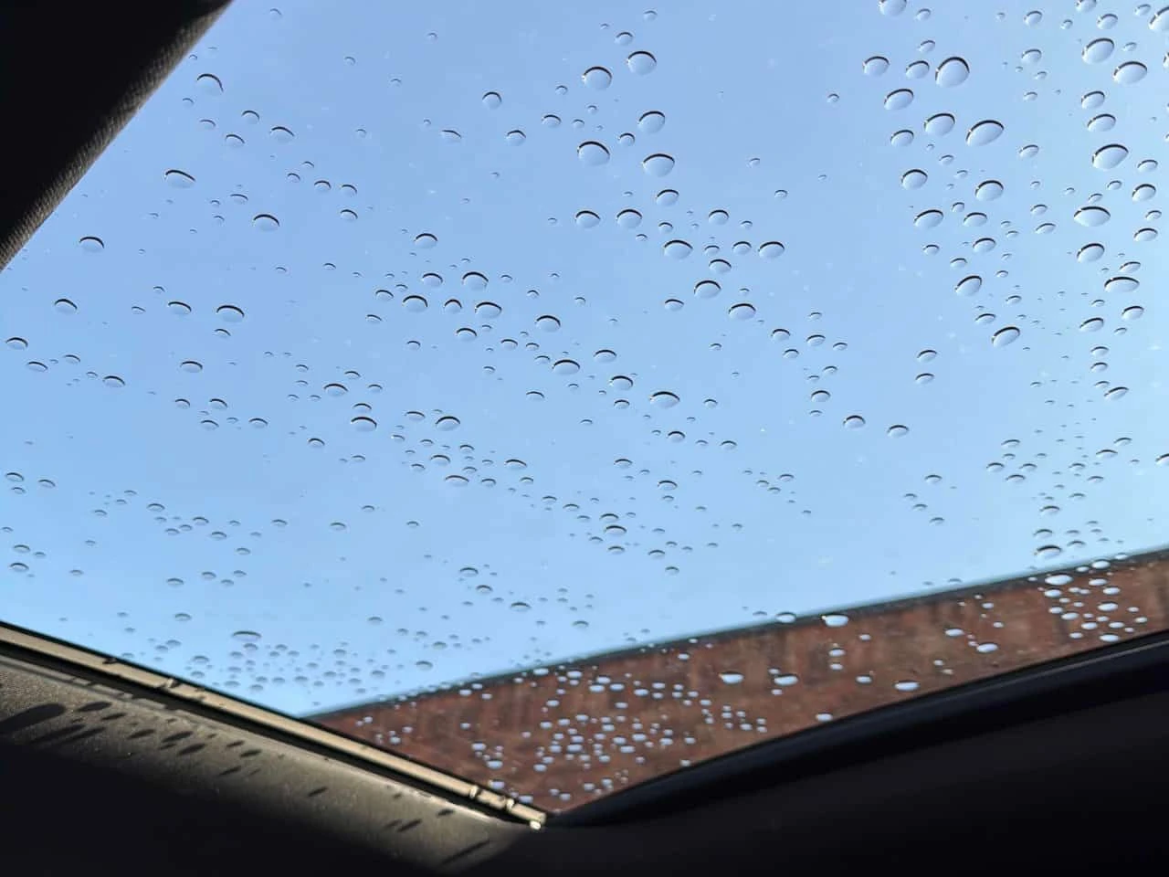 Mercedes-Benz A 35  AMG /carfax/distronic/camera , снимка 17 - Автомобили и джипове - 54127214