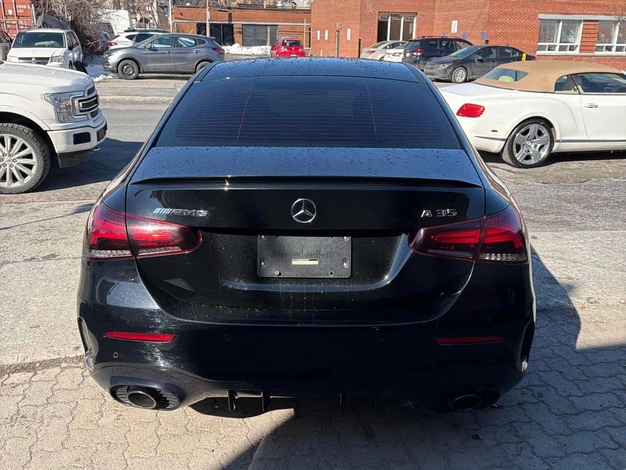 Mercedes-Benz A 35  AMG /carfax/distronic/camera , снимка 4 - Автомобили и джипове - 54127214