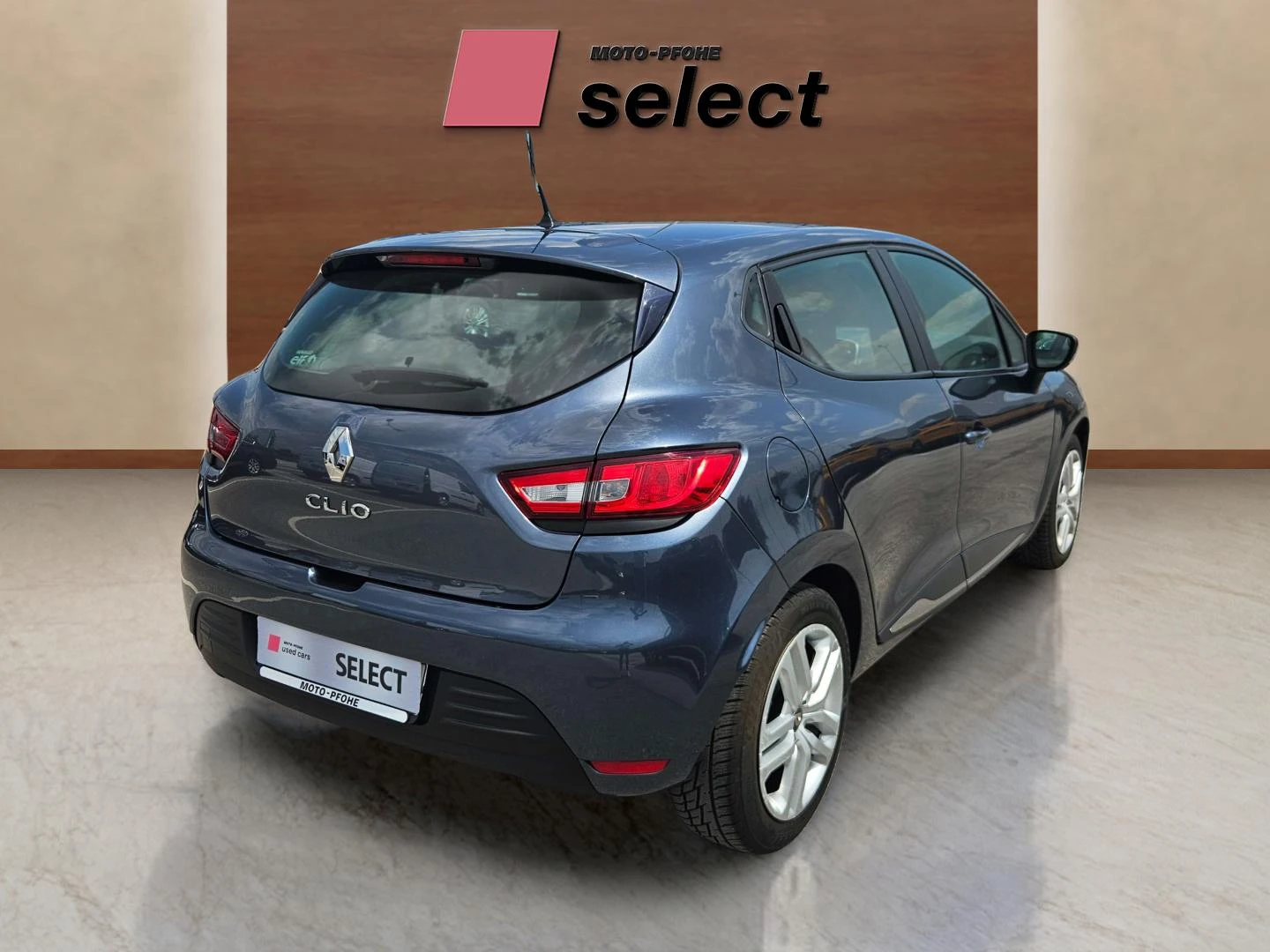 Renault Clio 1.0i, снимка 5 - Автомобили и джипове - 54541424