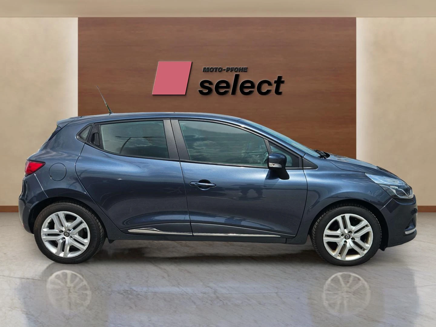 Renault Clio 1.0i, снимка 16 - Автомобили и джипове - 54541424