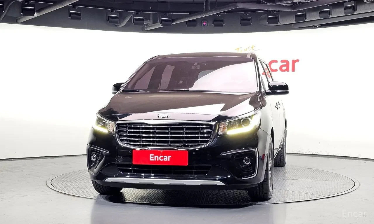 Kia Carnival Luxury Line/9 местна , снимка 3 - Автомобили и джипове - 54680109