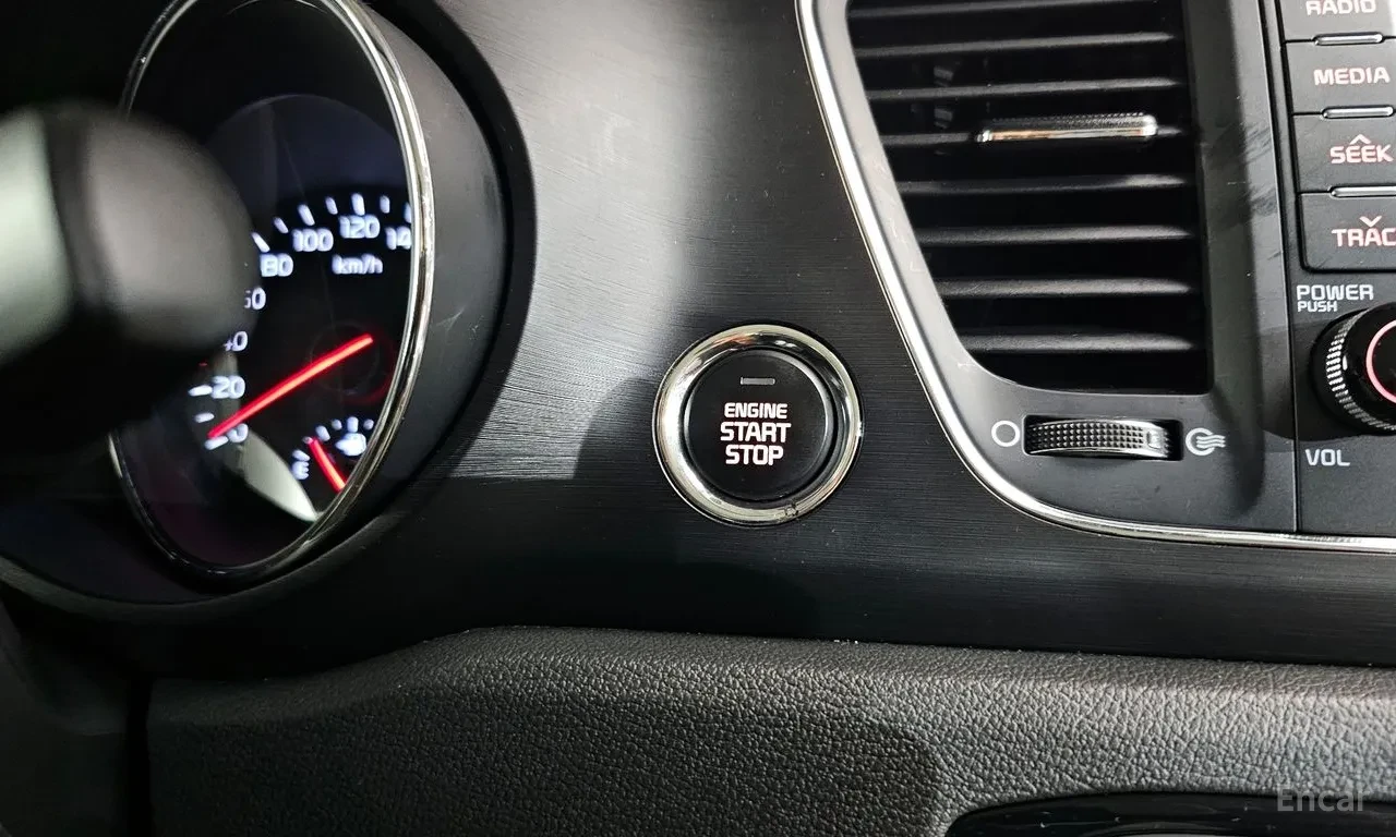 Kia Carnival Luxury Line/9 местна , снимка 16 - Автомобили и джипове - 54680109