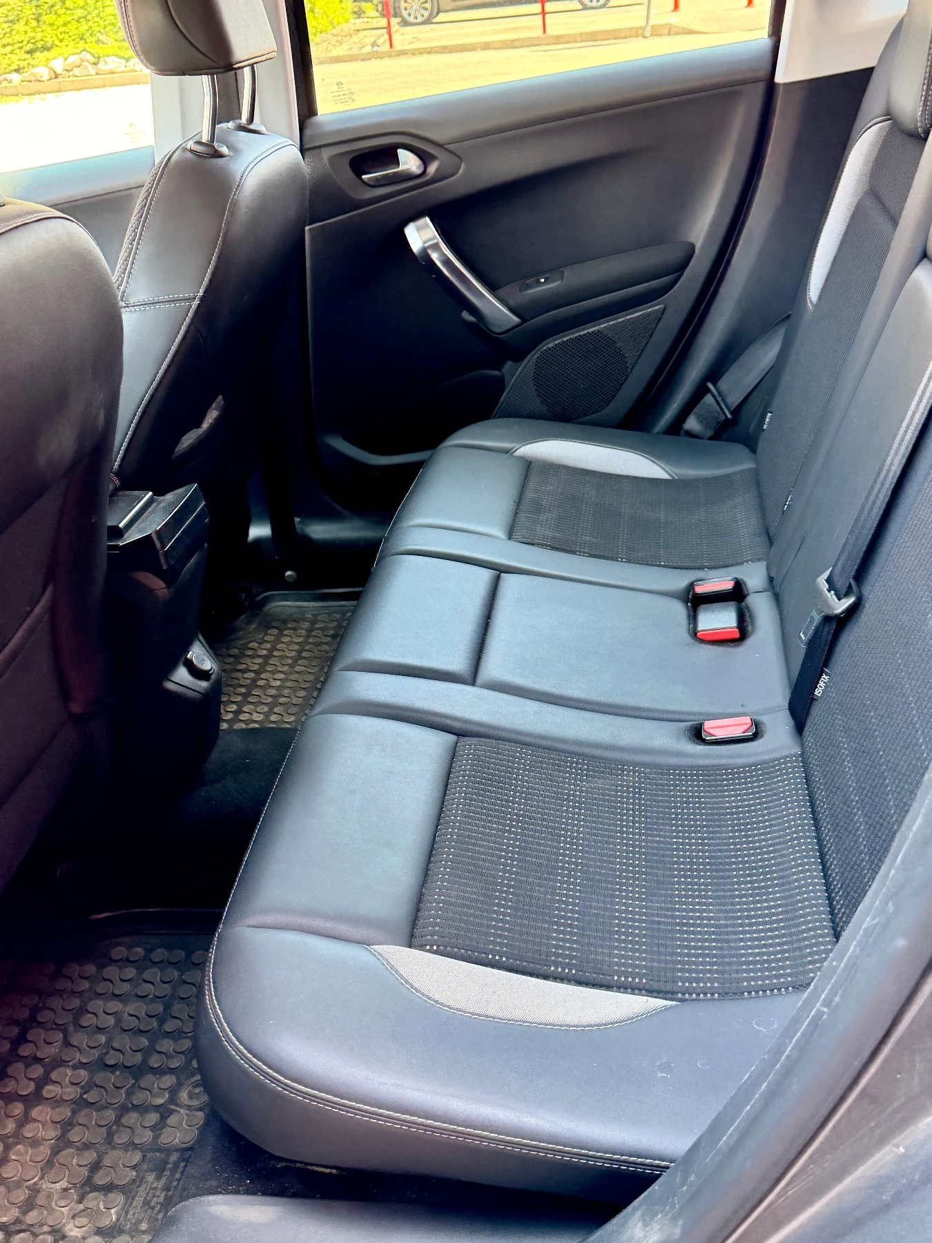 Peugeot 2008 1.6 VTi, снимка 7 - Автомобили и джипове - 55366216