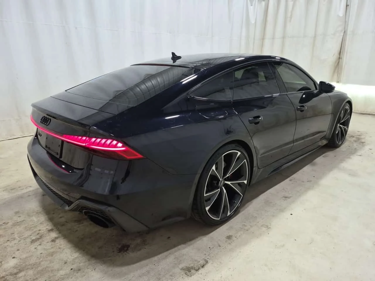 Audi Rs7 * 4.0 TFSI QUATTRO * CARFAX * БЕЗ ПЪРВОНАЧАЛНА ВНО, снимка 3 - Автомобили и джипове - 55394371
