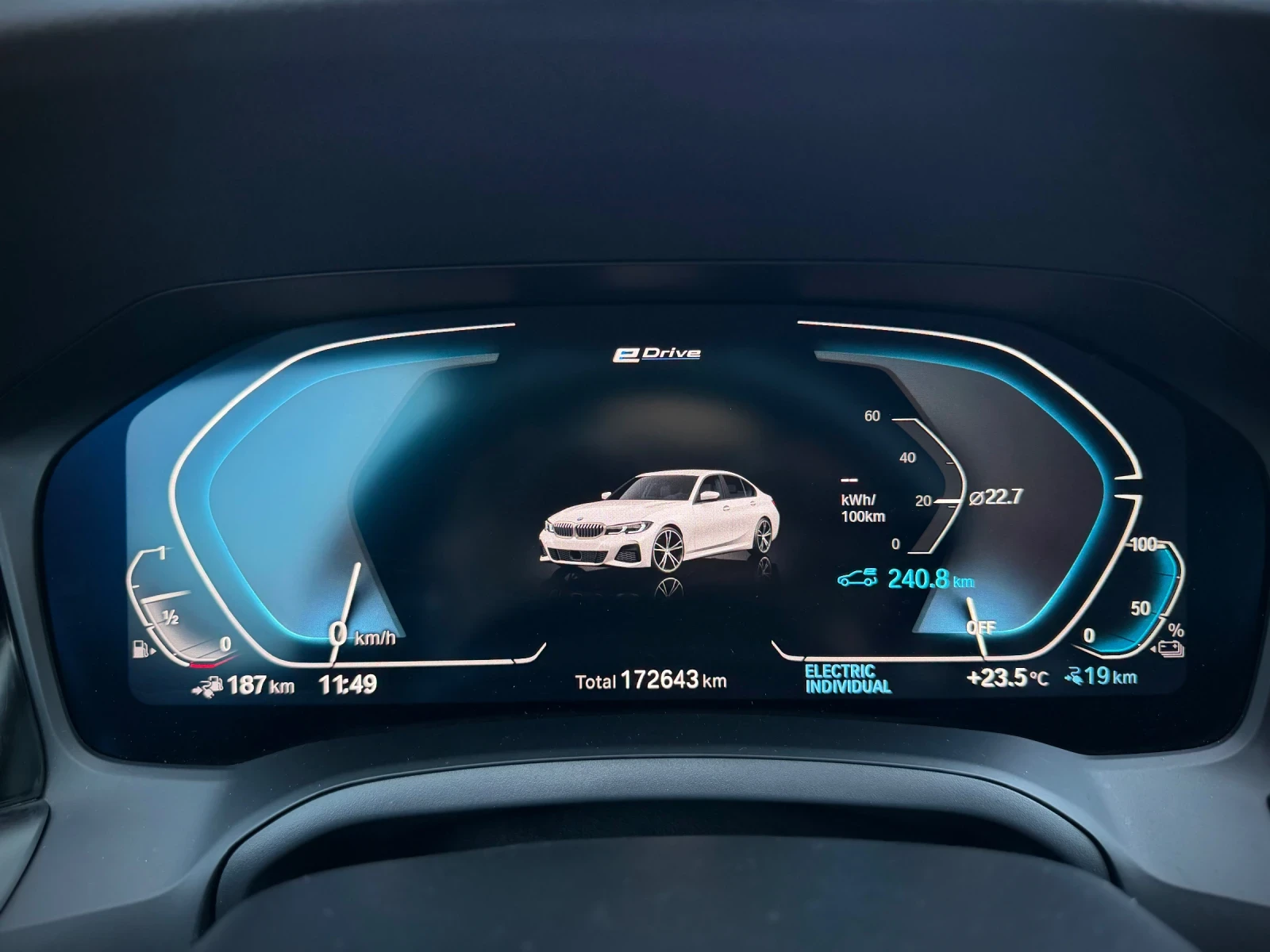 BMW 330 330e, снимка 15 - Автомобили и джипове - 56096519