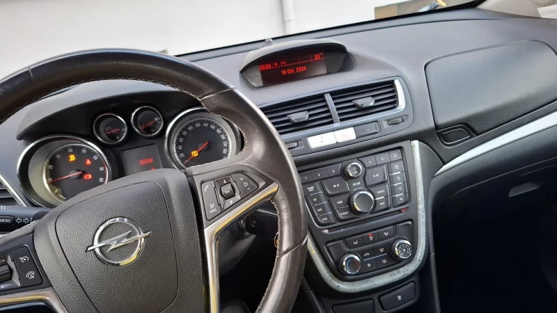 Opel Mokka 1.4 LPG, снимка 12 - Автомобили и джипове - 48110145