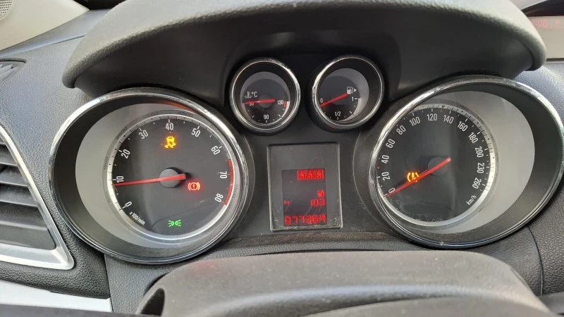 Opel Mokka 1.4 LPG, снимка 13 - Автомобили и джипове - 48110145