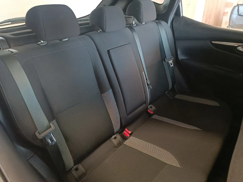 Nissan Qashqai 1.5 dCi , снимка 11 - Автомобили и джипове - 52494854
