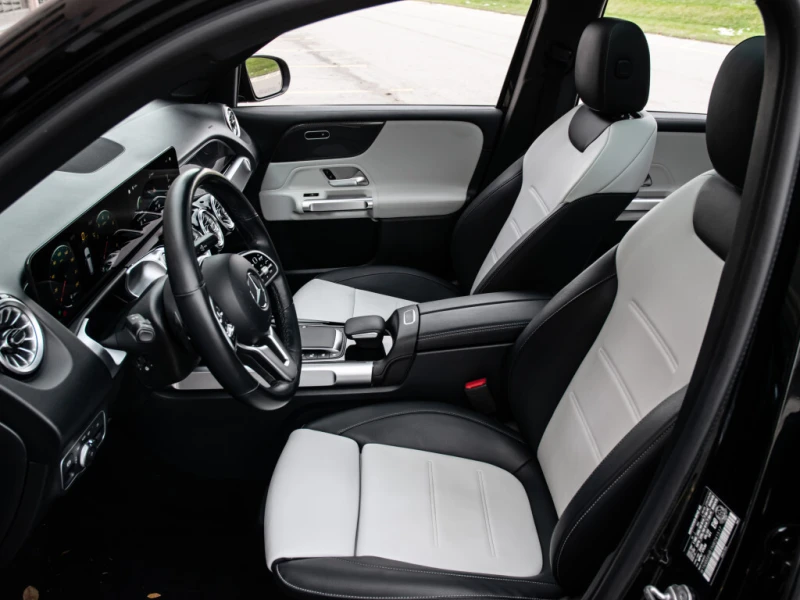 Mercedes-Benz GLB Keyless* Premium Package* Кожа* Панорама* Един соб, снимка 16 - Автомобили и джипове - 52707363