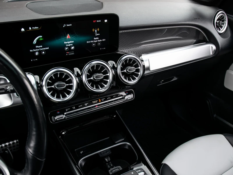 Mercedes-Benz GLB Keyless* Premium Package* Кожа* Панорама* Един соб, снимка 15 - Автомобили и джипове - 52707363