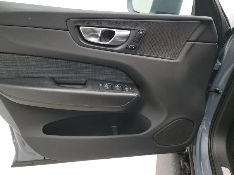 Volvo XC60 Recharge Plug-In Hybrid T8 Inscription Expression, снимка 9 - Автомобили и джипове - 53333951