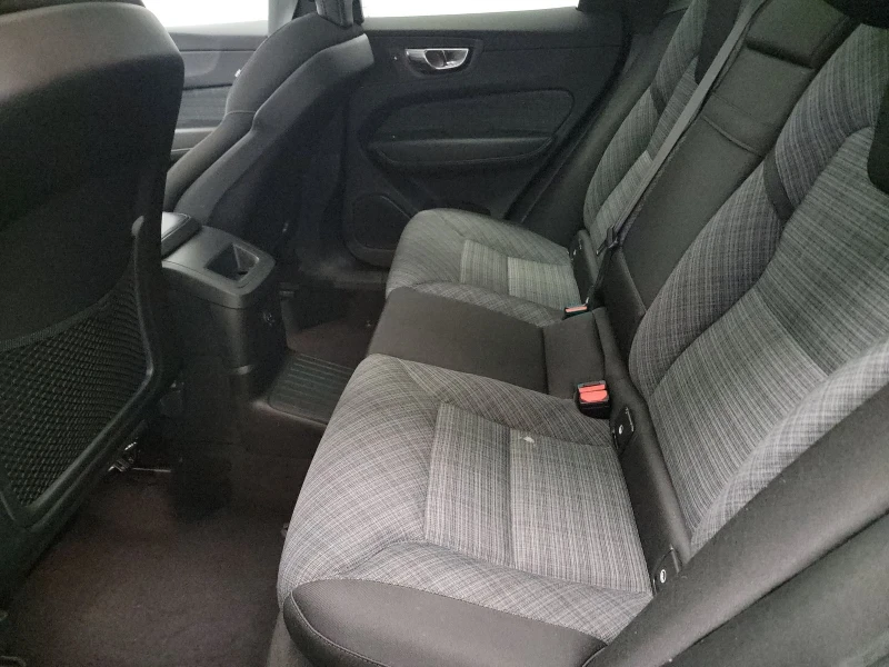 Volvo XC60 Recharge Plug-In Hybrid T8 Inscription Expression, снимка 13 - Автомобили и джипове - 53333951