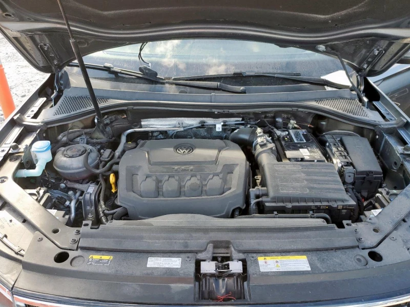 VW Tiguan 2.0* FULL, снимка 11 - Автомобили и джипове - 53398354