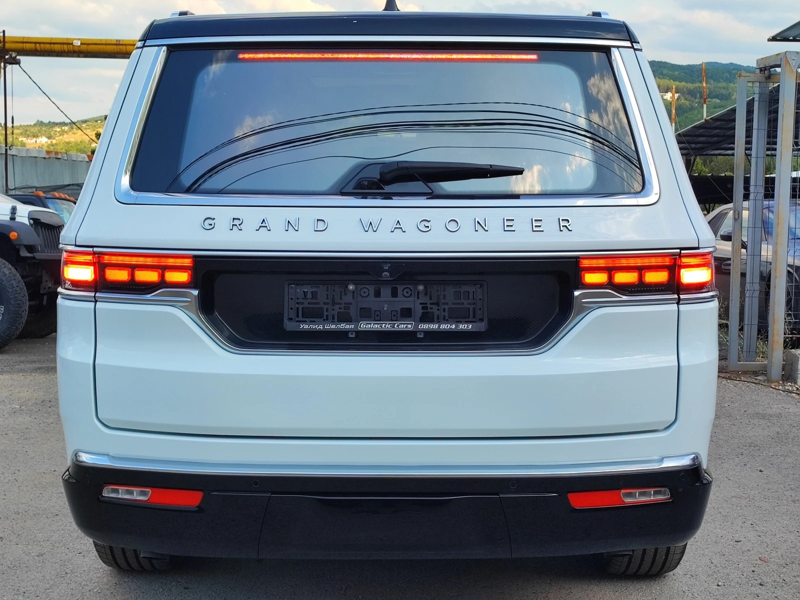 Jeep Grand Wagoneer SERIES III, 6+ 1 МЕСТА - изображение 6