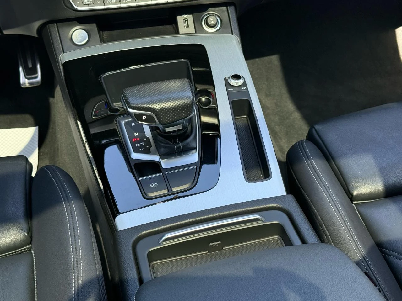 Audi Q5 2.0 TFSI Quattro / Bang & Olufsen / Sline - изображение 9